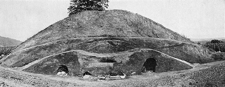Excavation of Seip Mound